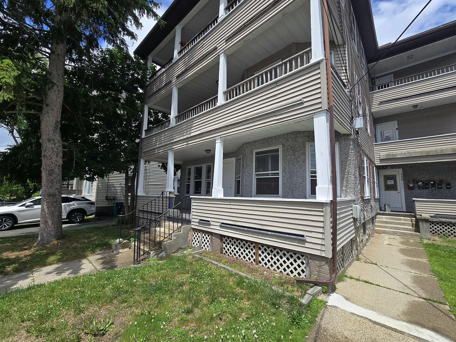 3 bed, 1900 sqft, $800 — Photo 2