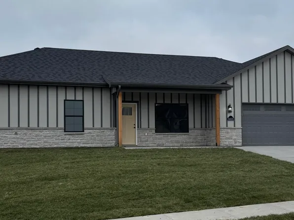 16600 Klinton Dr, Boonville, MO 65233