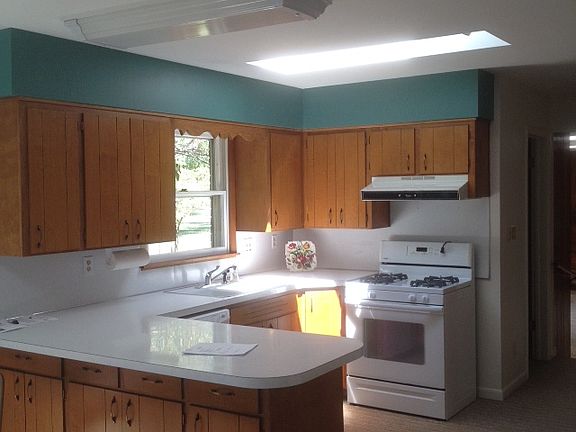 4th image of 1627 Old Hickory Ln