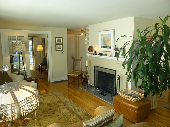 5th image of 1615 E Highland Dr
