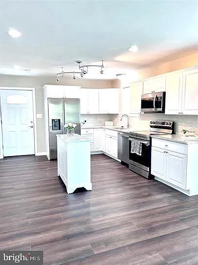 2105 Ruatan St — Photo 11