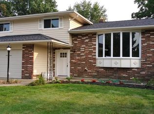 21479 Nottingham Dr, Fairview Park, OH