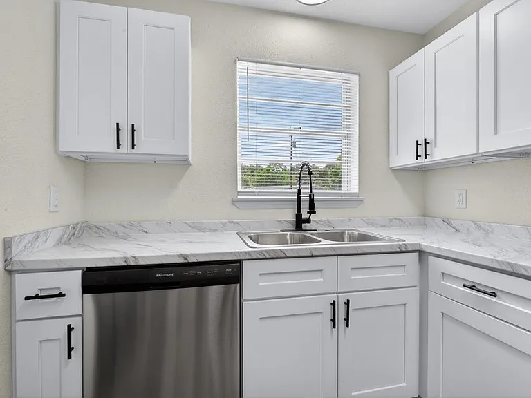 2149 Corot Dr — Photo 17