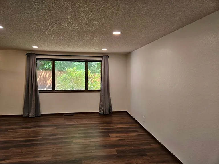 2245 Heath St S — Photo 8