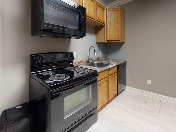 3rd image of 620 Lovers Ln APT 3