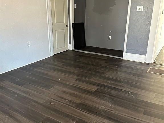 3rd image of 1016 Henry St