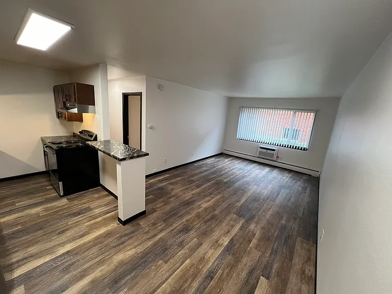 2306 Badger Pkwy #6 — Photo 4
