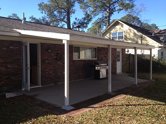 Rear patio.....