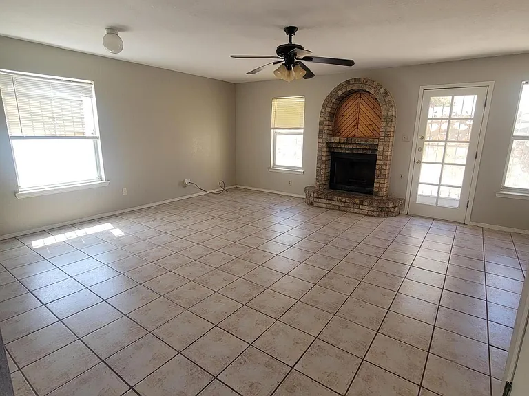 3200 Mountain Ridge Dr — Photo 4