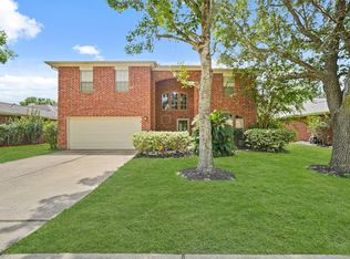10008 Dawn Brook Dr, Pearland, TX 77584