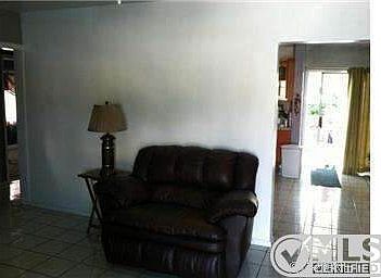 3rd image of 6819 Agnes Ave