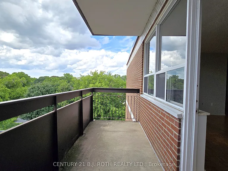 98 Holgate St #401 — Photo 12