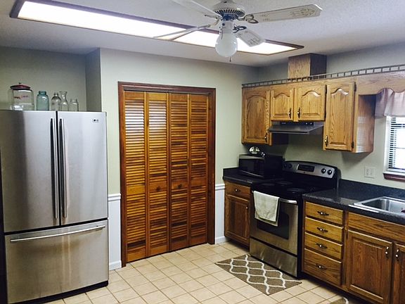4th image of 10415 Saint Marys Cir E