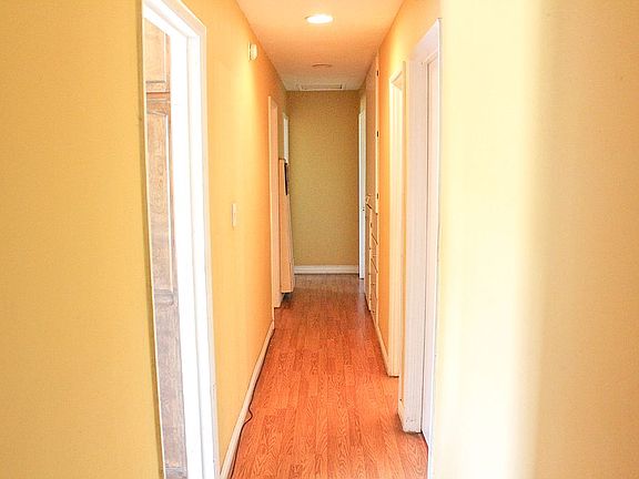 5th image of 2019 E Duell St