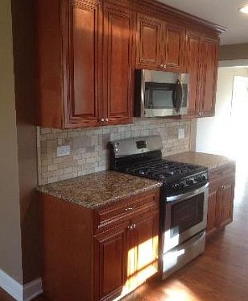4th image of 371 Oak Ave