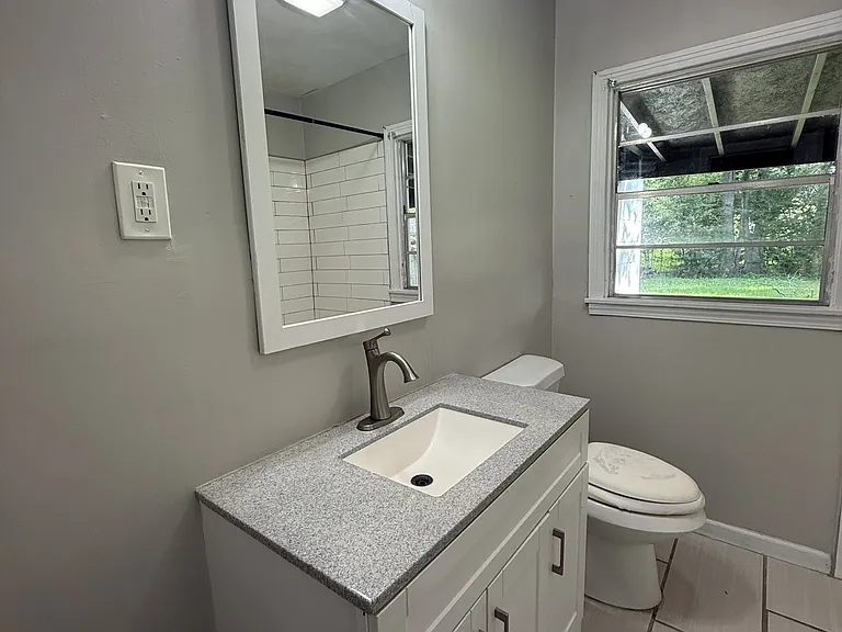 1744 Lincoln Pl SW — Photo 12