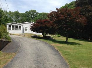 82 Hunters Ave, Taftville, CT 06380