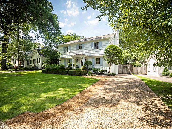 3rd image of 2938 Garden Ln