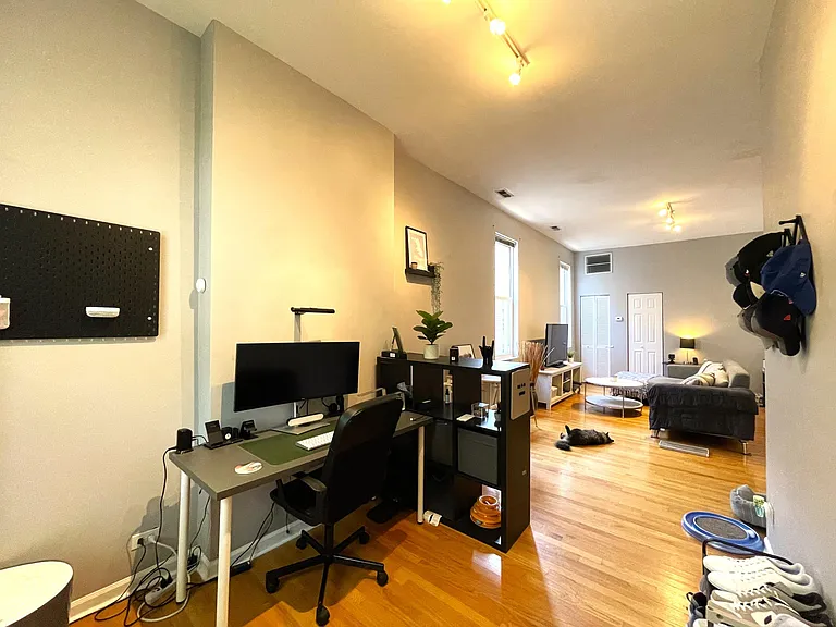 744 N Wolcott Ave #2F — Photo 11