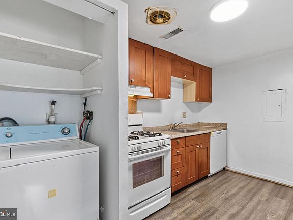 5th image of 8108 Lakecrest Dr