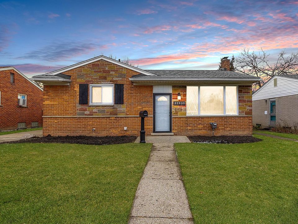 1st image of 32939 Avondale St