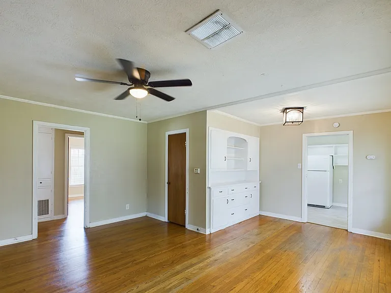 305 Bolton Ave — Photo 5