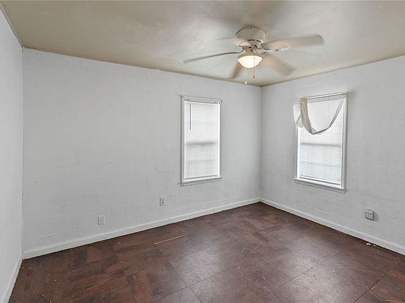 5th image of 539 W Nelson Ave