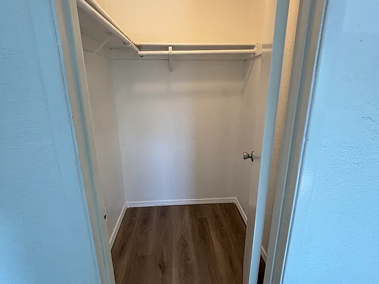 221 E Edison St #0 — Photo 4