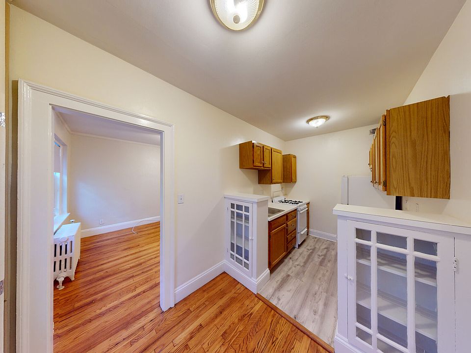 1st image of 74 Strathmore Rd #1