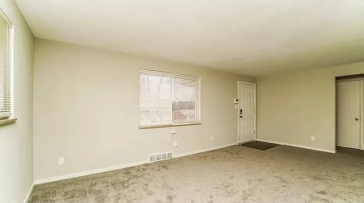 Calmar Dr — Photo 5