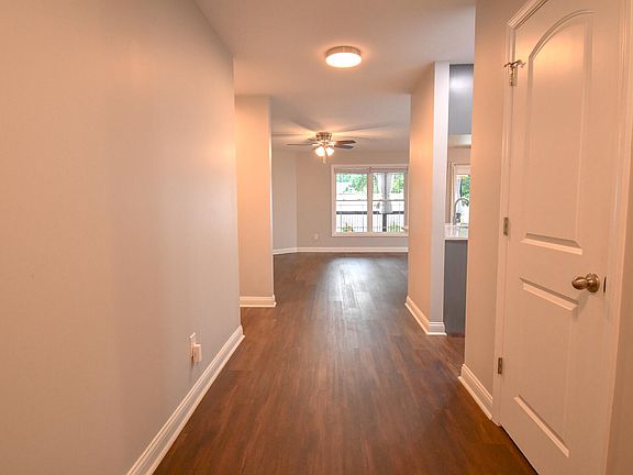 4th image of 1009 Silver Leaf Dr