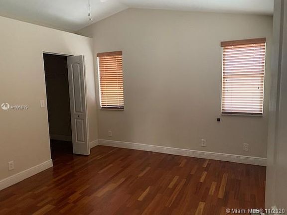 4th image of 1096 SW 180th Ter