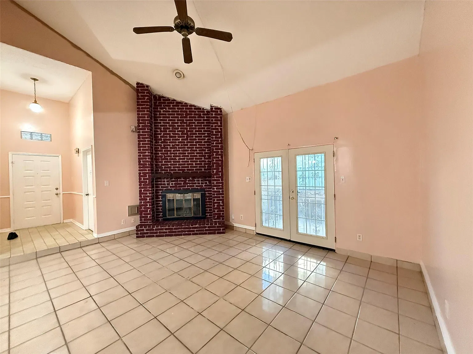 3 bed, 2.0 bath, 1568 sqft, $1,850 — Photo 3