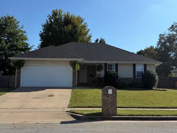 918 W Dustin Ln, Nixa, MO 65714