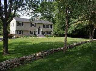 8 Fieldcrest Dr, Ridgefield, CT 06877