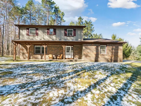 12282 Forest Meadow Dr, Perry, MI 48872