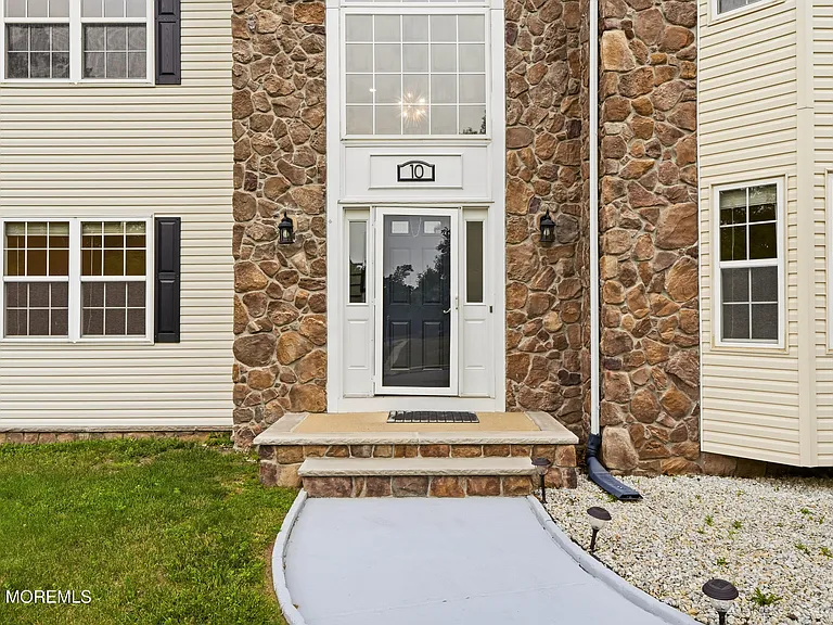 10 Etty Ct — Photo 12