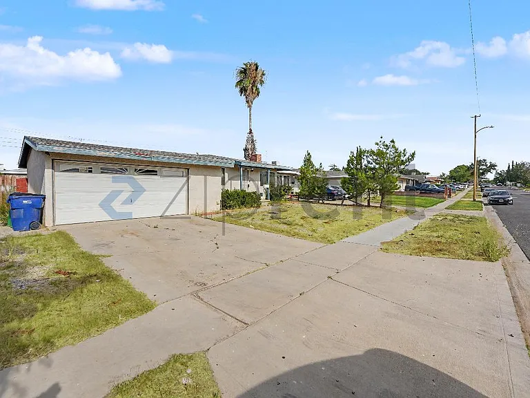 44302 Kirkland Ave — Photo 2