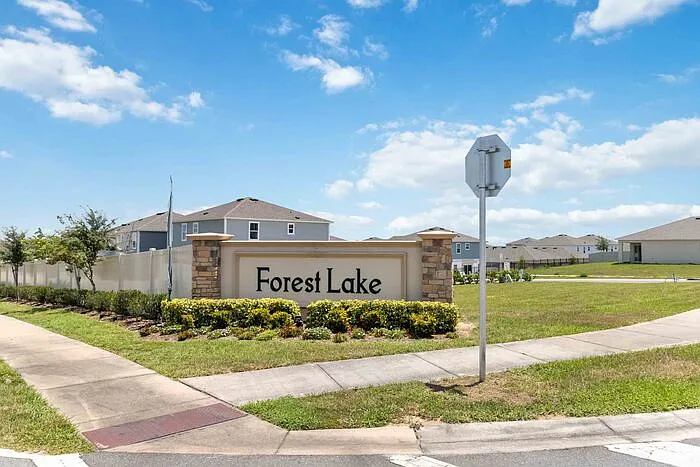3 bed, 2.0 bath, 1420 sqft, $2,149 — Photo 2