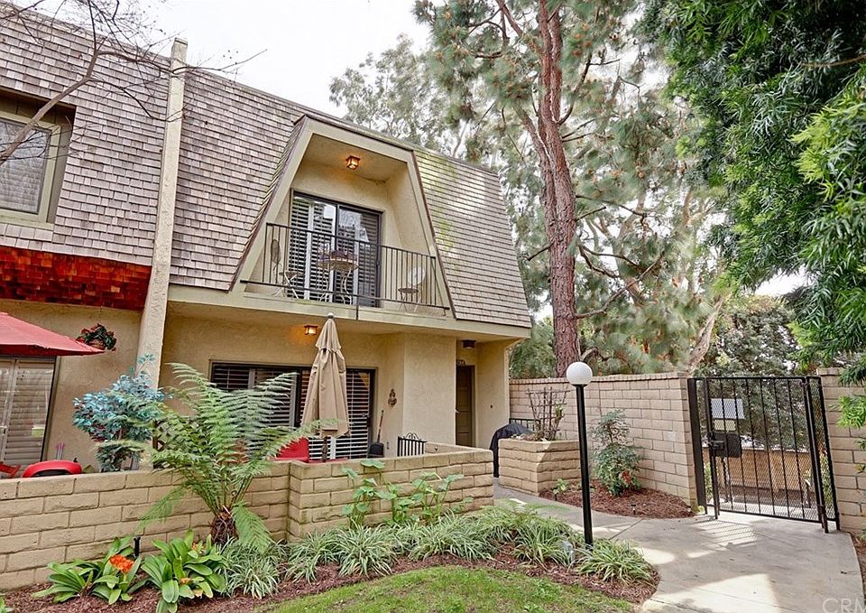 1st image of 5254 W 190th St