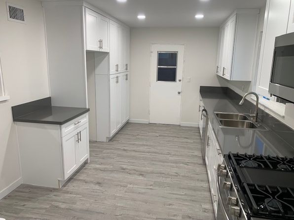 7483 Santa Elise Cir