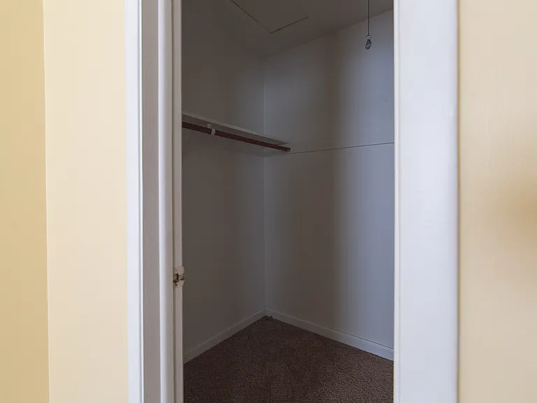 215 W Troy Ave #215C — Photo 17