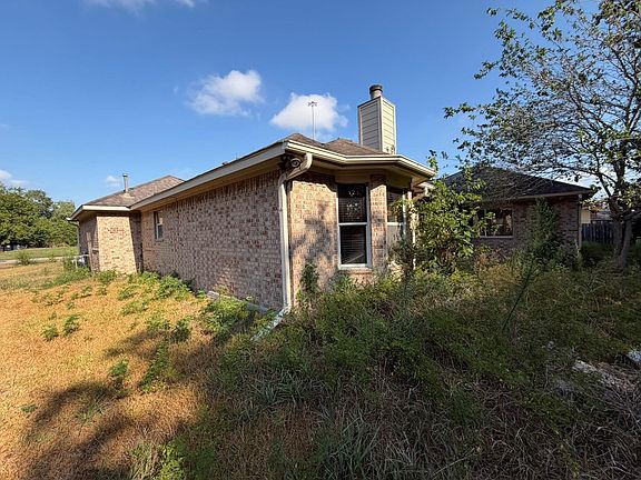4th image of 1033 Theresa St