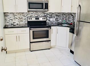 1227 Fitzwater St #1, Philadelphia, PA 19147