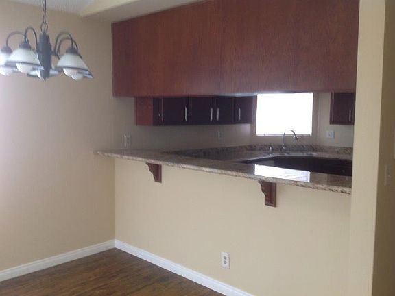 3rd image of 1365 Newport Ave APT 201