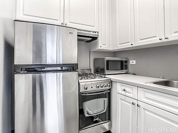 3rd image of 4 Park Ave APT 5B