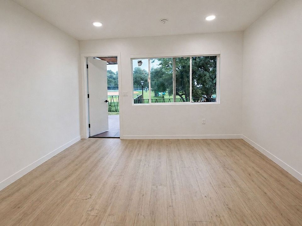 2nd image of 267-269 Barthe Dr #6