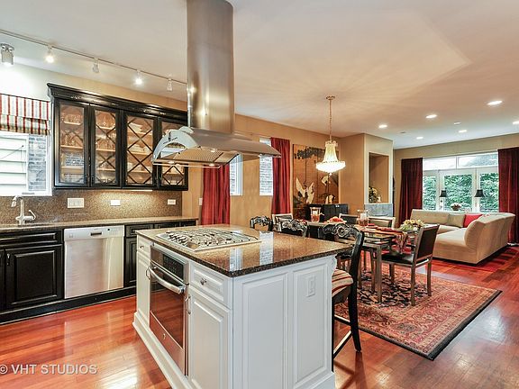 5th image of 876 N Hermitage Ave #1