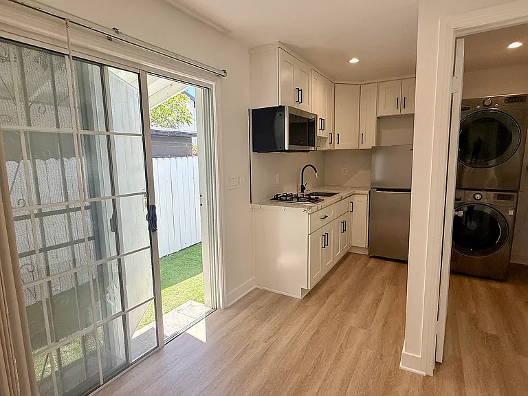6445 Tujunga Ave #1/2 — Photo 13
