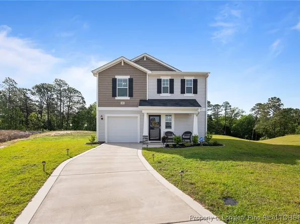 905 Sapphire Stone Ln, Hope Mills, NC 28348